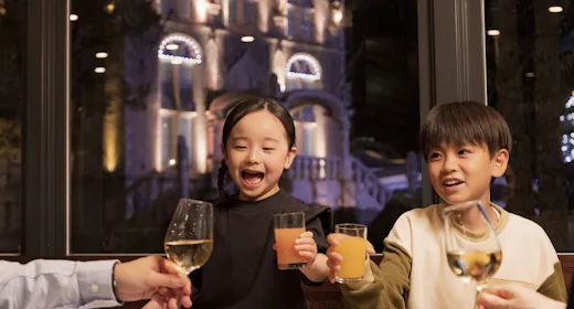 ホテルアムステルダム内「ア クールベール」ディナーブッフェ付きプラン(2食付き)