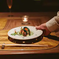 ダイニング「JOHN KANAYA」