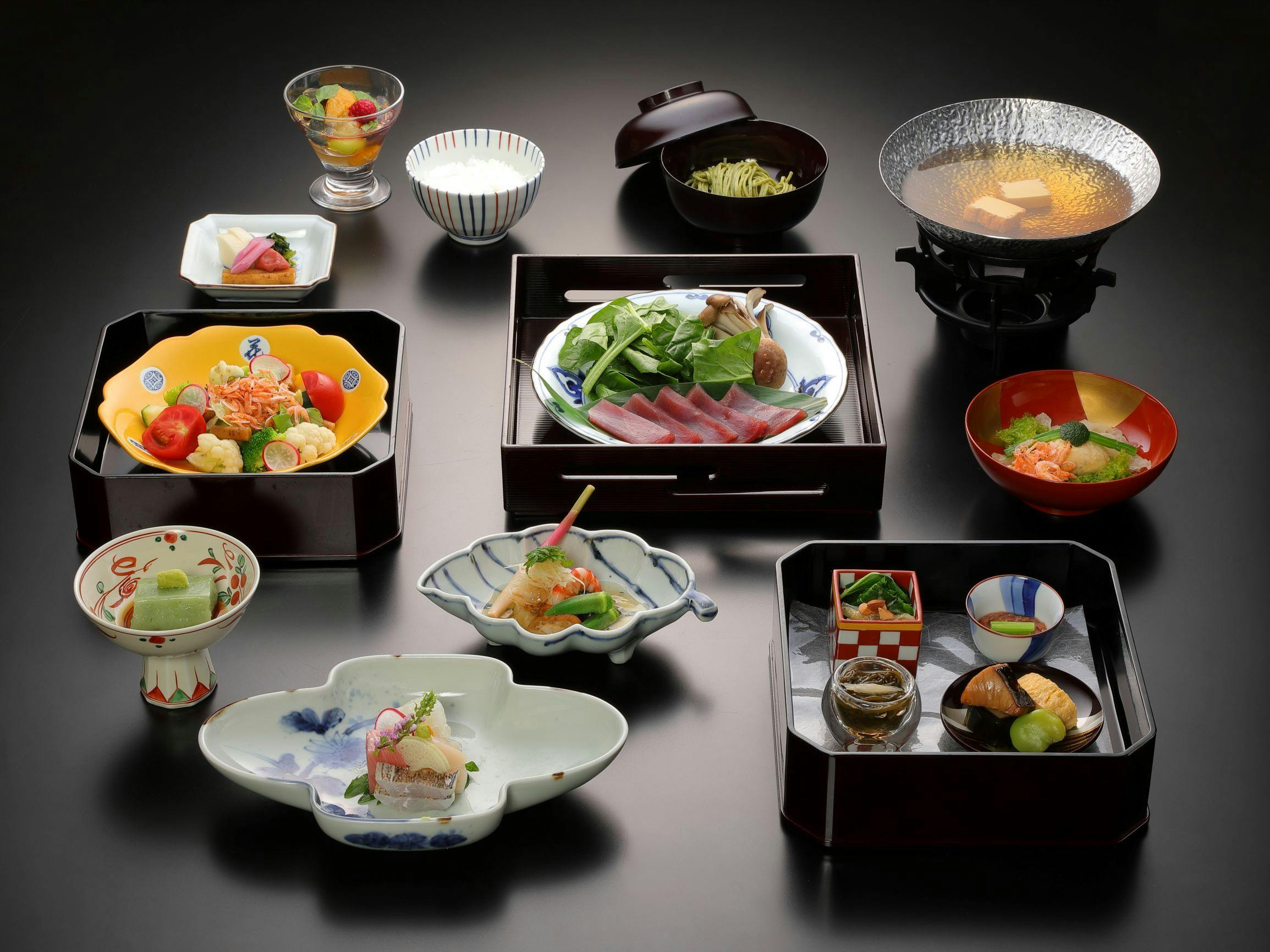 พักที่โรงแรม Nihondaira พร้อมวิวภูเขาไฟฟูจิและอาหารญี่ปุ่นแบบหรูหรา