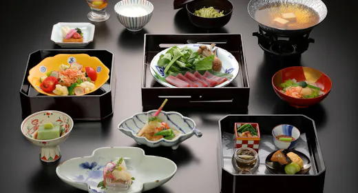พักที่โรงแรม Nihondaira พร้อมวิวภูเขาไฟฟูจิและอาหารญี่ปุ่นแบบหรูหรา