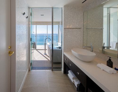 デラックスバルコニースイート