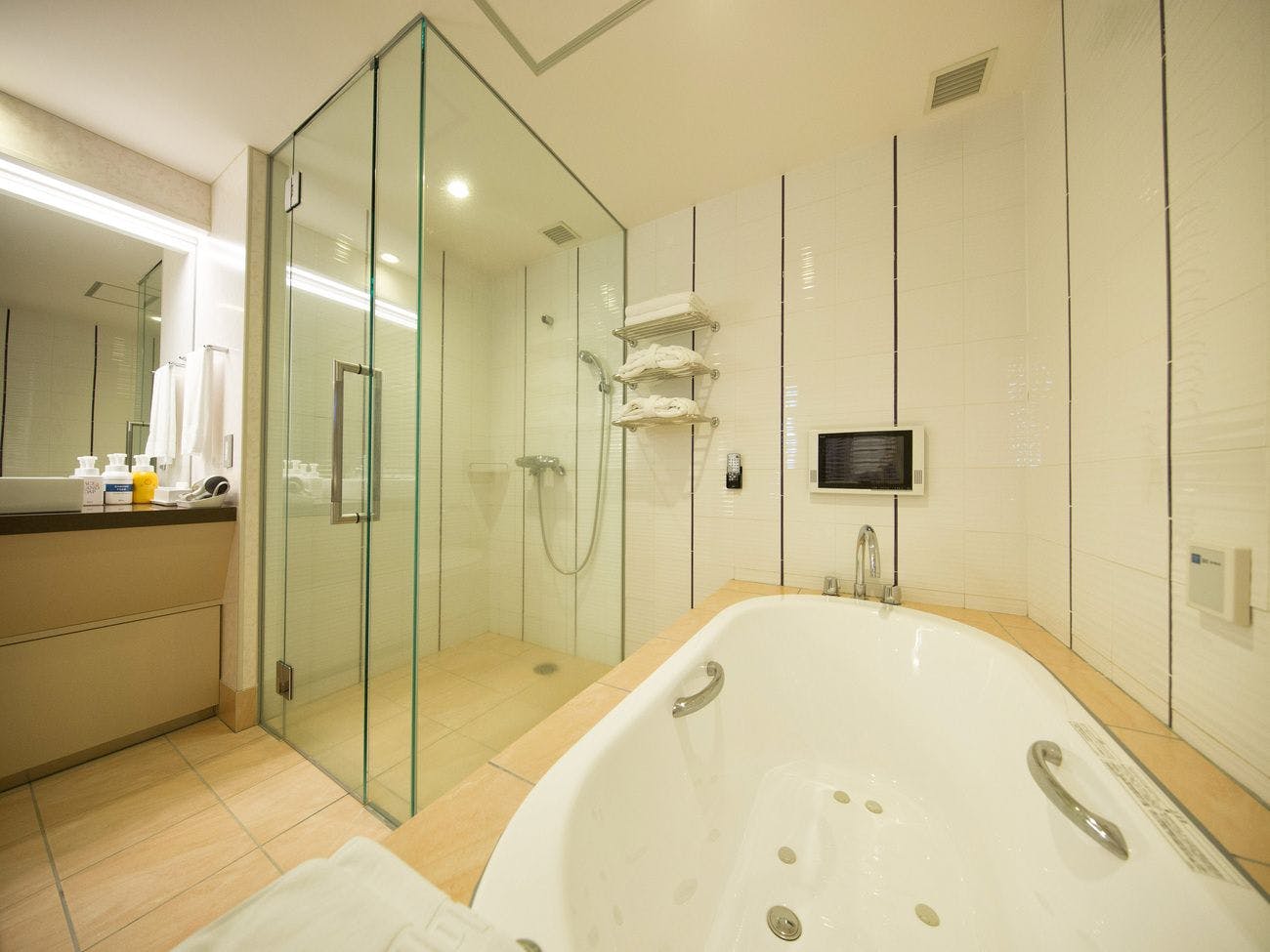 シャワールーム（浴槽あり）トイレ別