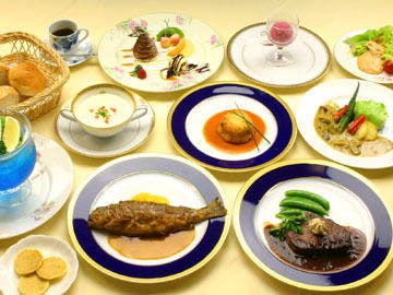 อาหารค่ำแบบคลาสสิก