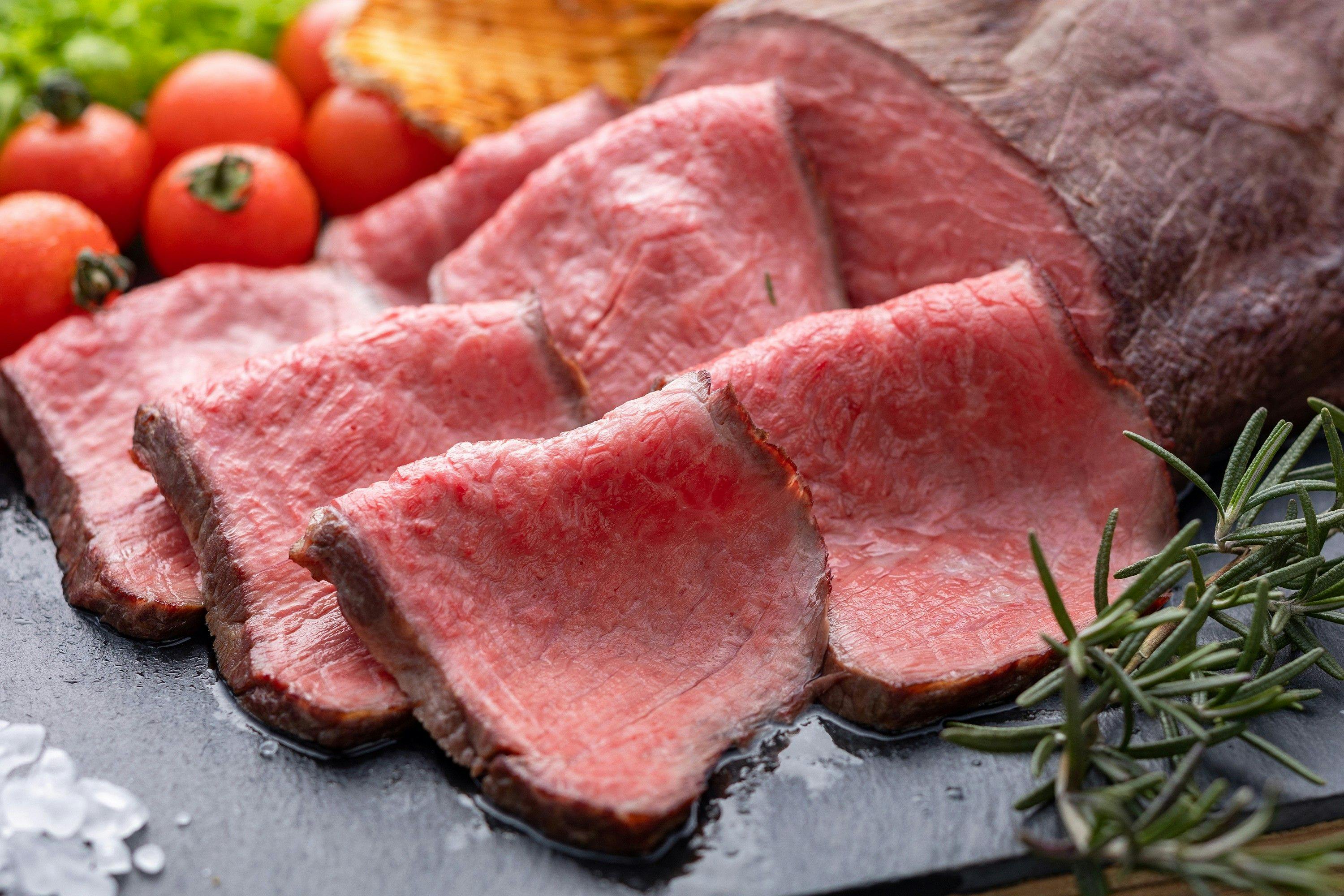 ＜ライブキッチン＞国産牛のローストビーフ