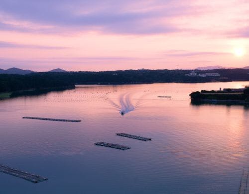 ベッド付きタイプ客室からの夕景