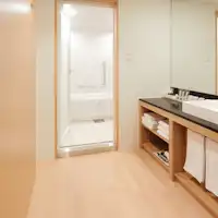 フォーベッドルームのバスルーム