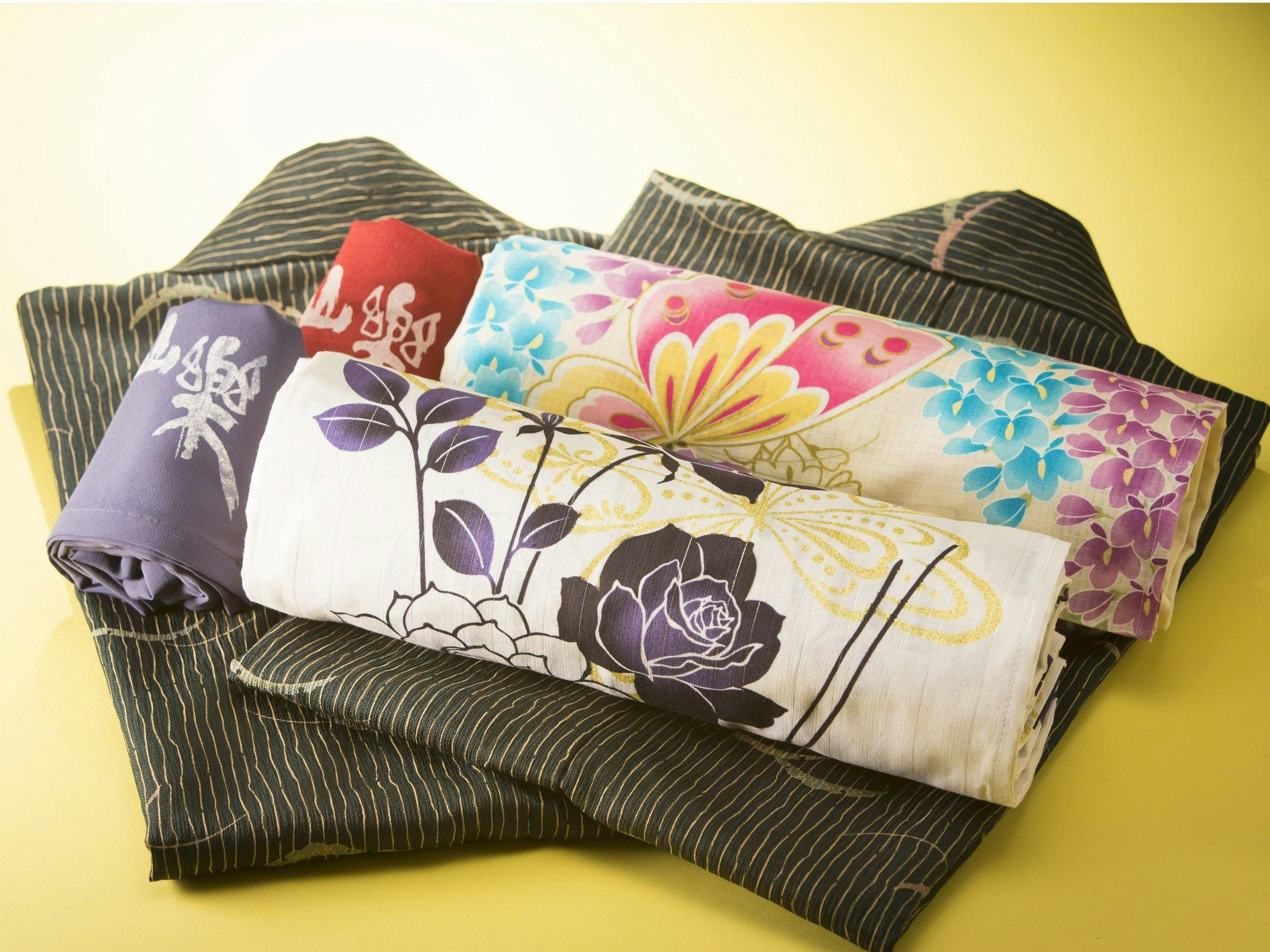 Sila pilih yukata warna kegemaran anda (khusus untuk wanita).