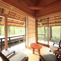 月の下に眠る「おぼろ月」