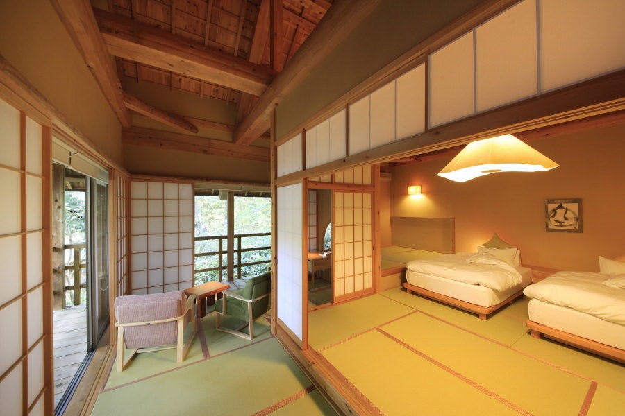 温泉山荘だいこんの花