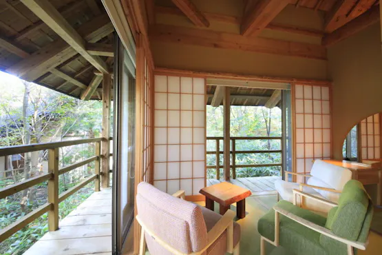 林をそよぐ「ブナ」