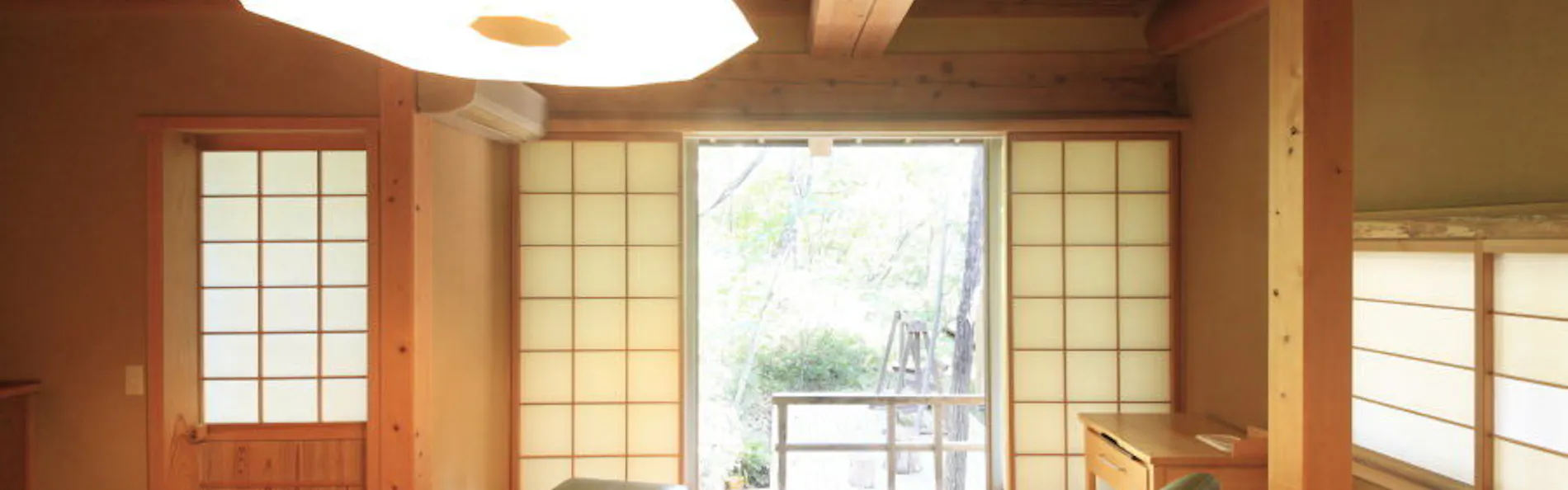 温泉山荘だいこんの花