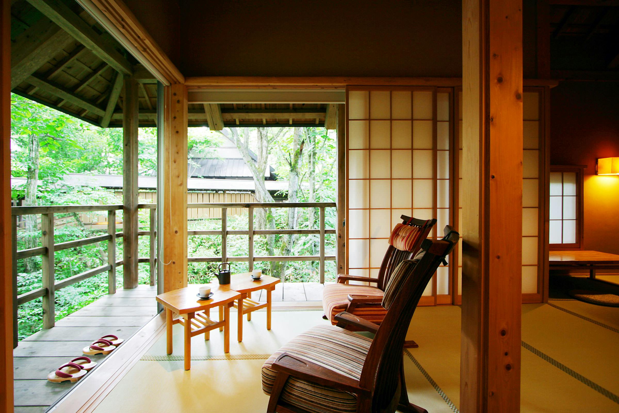 温泉山荘だいこんの花