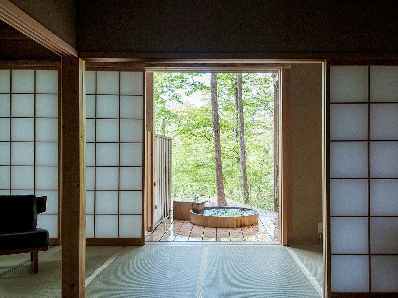 温泉山荘だいこんの花