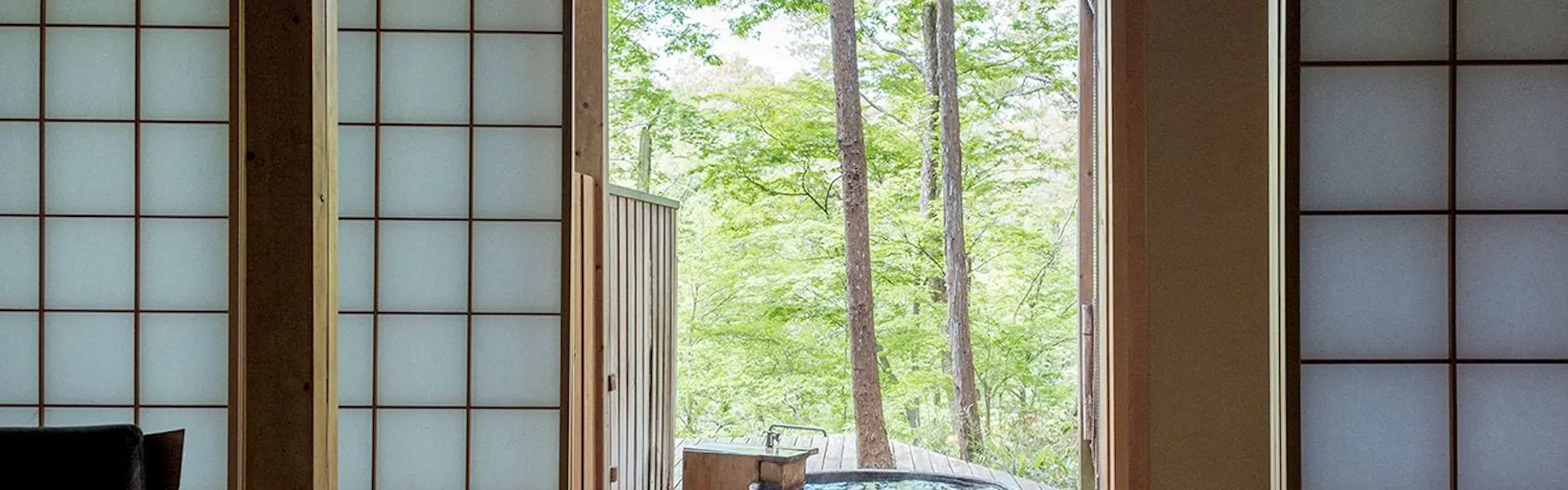 温泉山荘だいこんの花