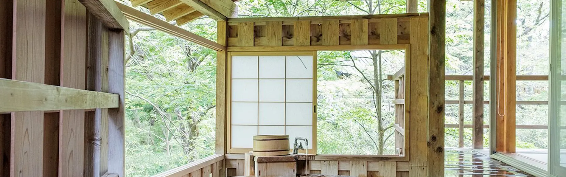 温泉山荘だいこんの花