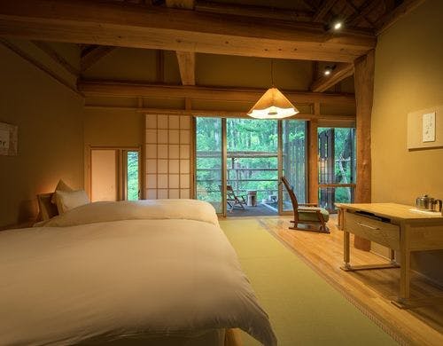 せせらぎを聴く「水まり」