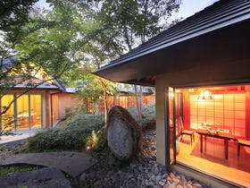 温泉山荘 だいこんの花