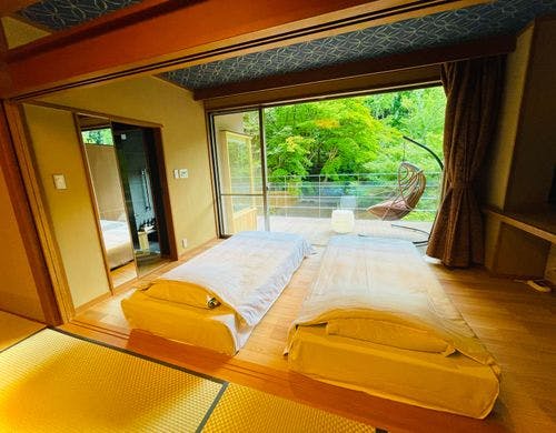 テラスからの眺め（紅葉イメージ）