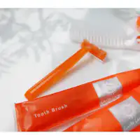 オレンジで統一されたアメニティ