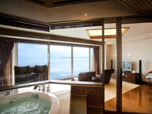 【湖＆夕日側】デラックススイート