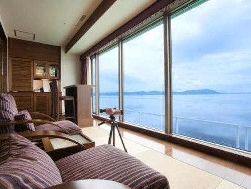 スイートルーム　寝室