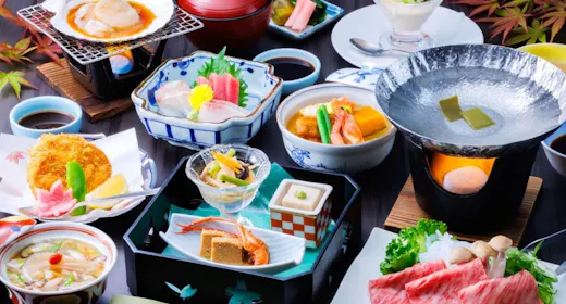 【山海の贅・秋】黒毛和牛しゃぶしゃぶ、帆立貝網焼き、ふかひれ茶碗蒸しなどの贅沢会席