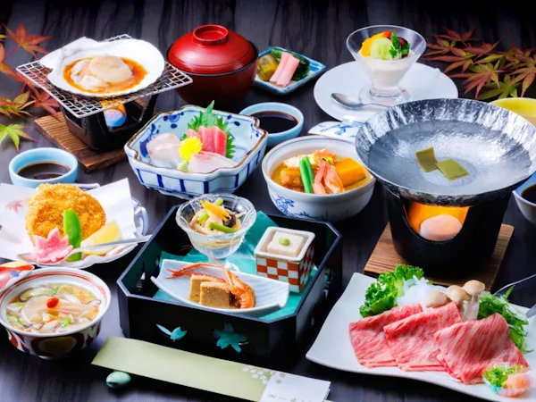 【山海の贅・秋】黒毛和牛しゃぶしゃぶ、帆立貝網焼き、ふかひれ茶碗蒸しなどの贅沢会席