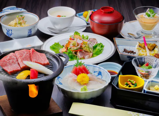 心を込めてお作りする季節の会席膳一例
