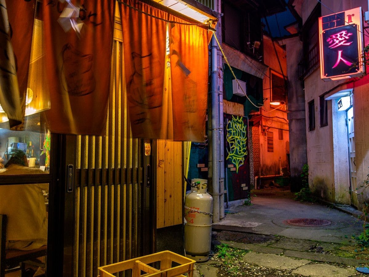 街へ出掛けてご夕食！話題の西裏新世界乾杯通りイタリアン「かぎしっぽ」特別ディナー＆タクシー送迎プラン