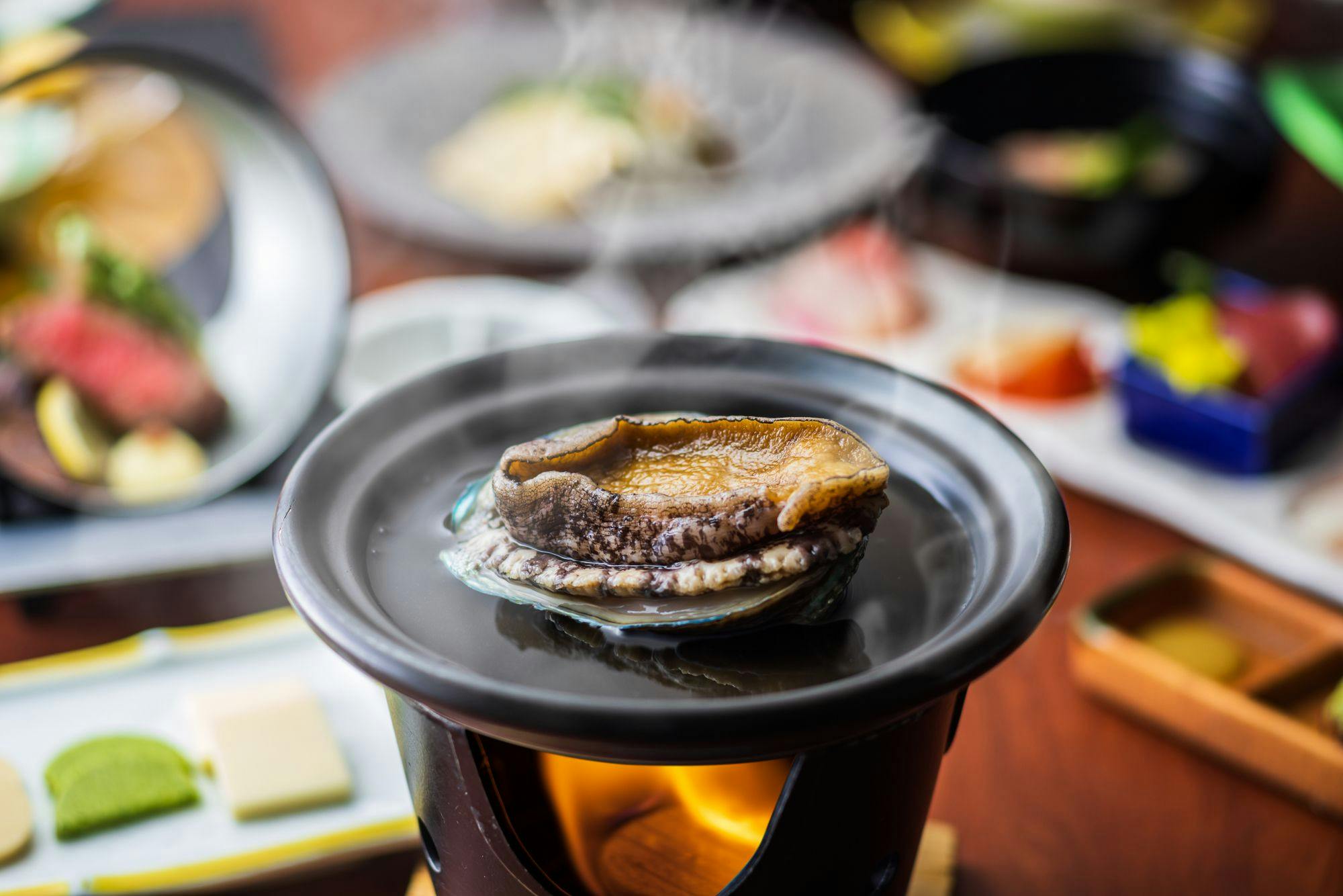 【蝦夷鮑の踊り焼き】旬の厳選お料理・四季彩ダイニング美厨（みくり）でご夕食プラン