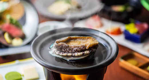 【蝦夷鮑の踊り焼き】旬の厳選お料理・四季彩ダイニング美厨(みくり)でご夕食プラン