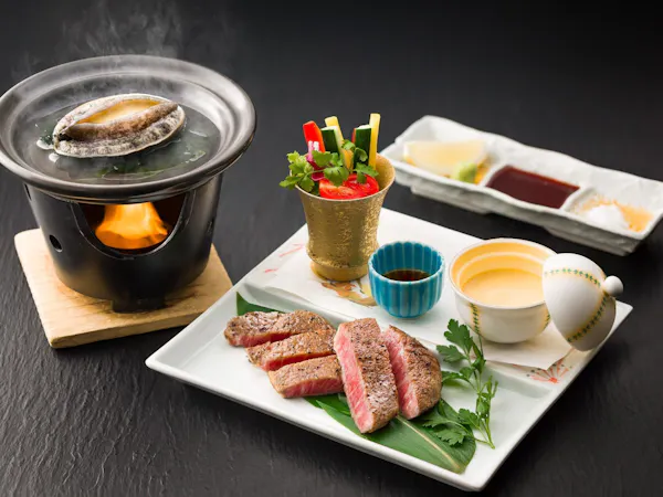 【甲州牛サーロインステーキ&蝦夷鮑の踊り焼き】山梨を味わう特選和会席!四季彩ダイニング美厨でご夕食
