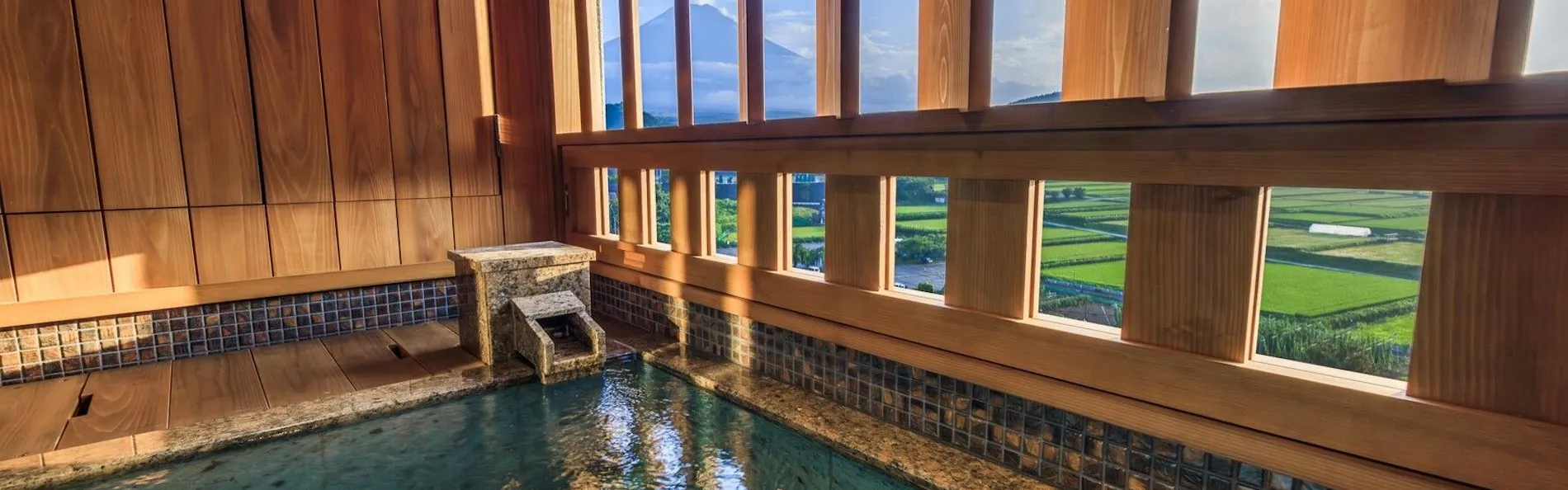 庭園と感動の宿 富士山温泉 ホテル鐘山苑