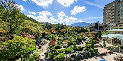 庭園と感動の宿 富士山温泉 ホテル鐘山苑