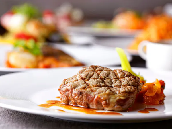 【北海道の味覚を堪能!源泉かけ流し温泉でリラックス】シンプルステイ<夕朝食付>2027