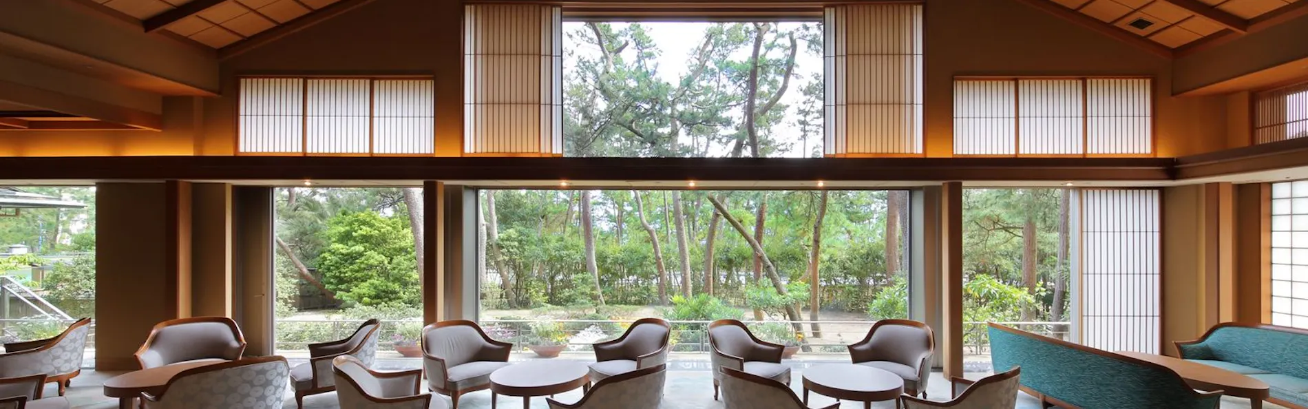 鴨川館