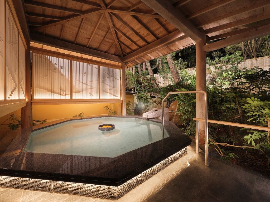 鴨川館