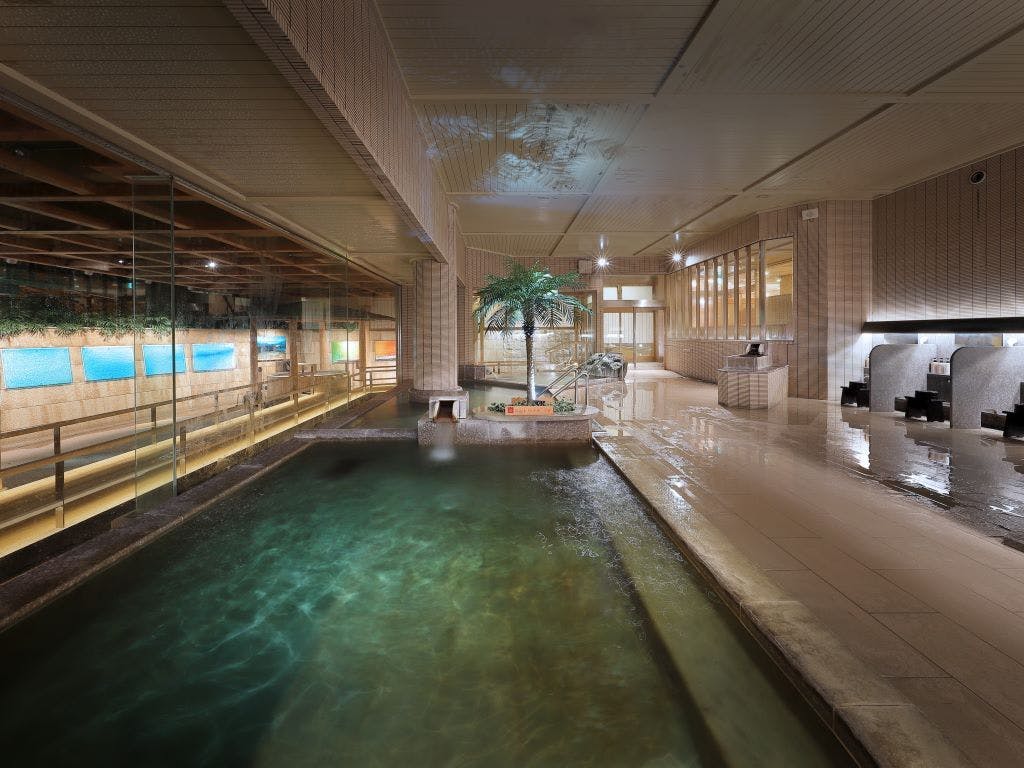 鴨川館