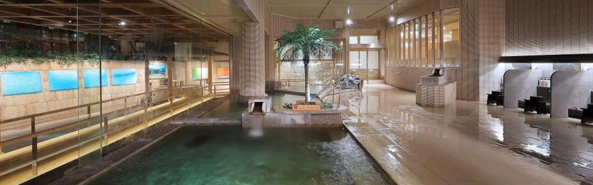鴨川館