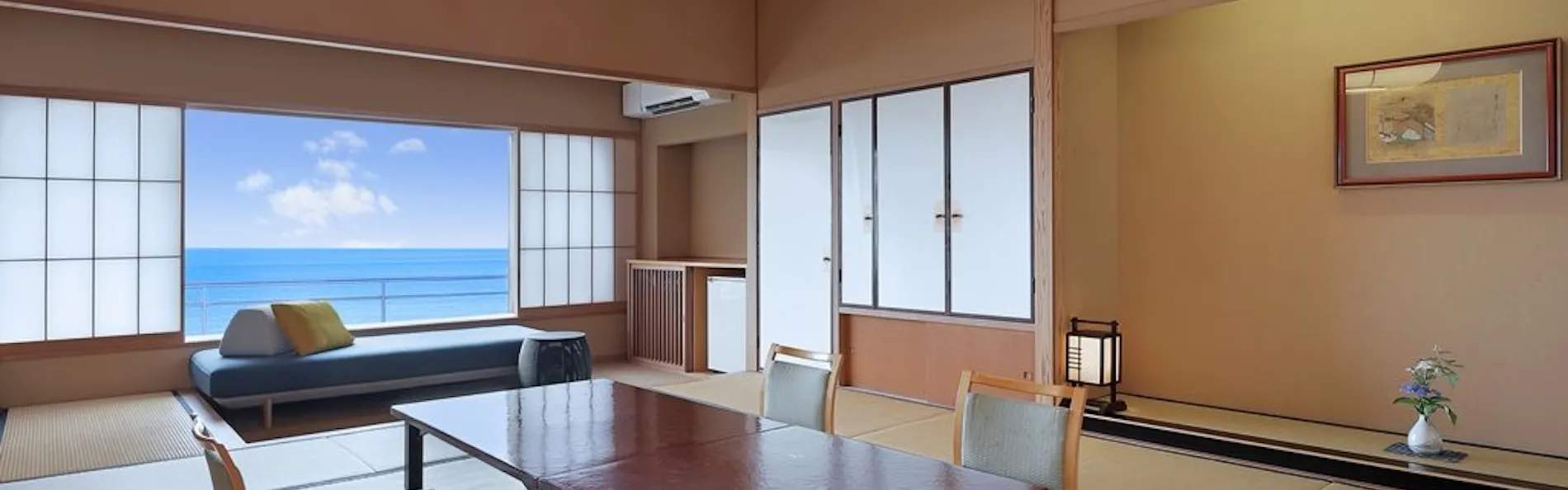 鴨川館