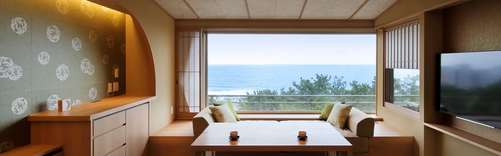鴨川館