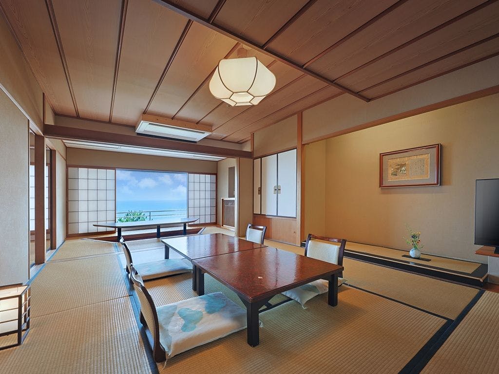 鴨川館