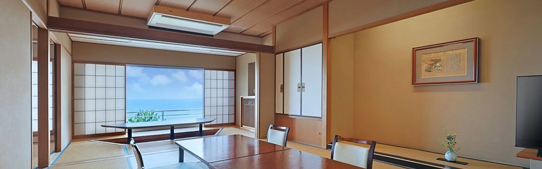 鴨川館