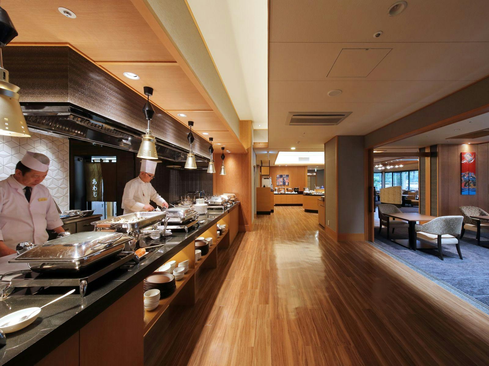 鴨川館