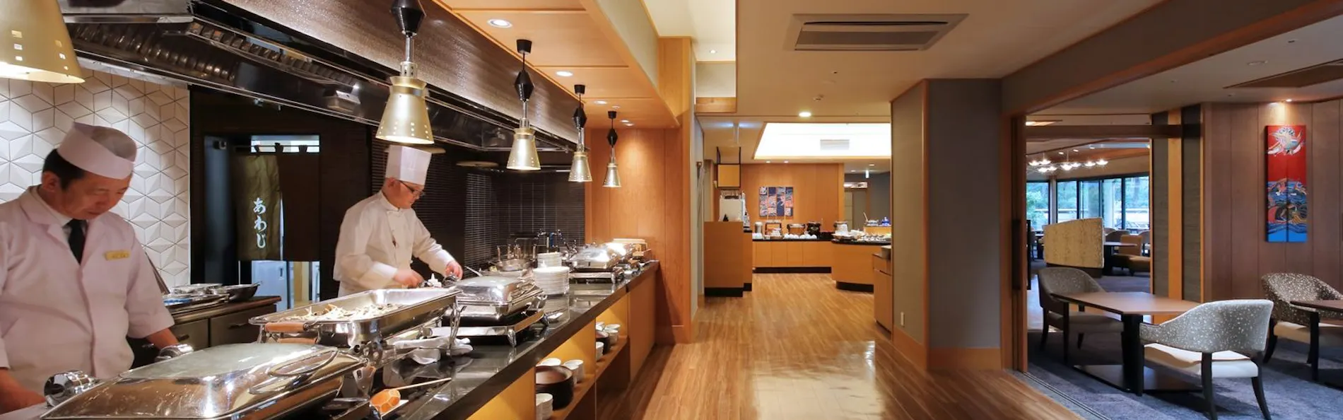 鴨川館