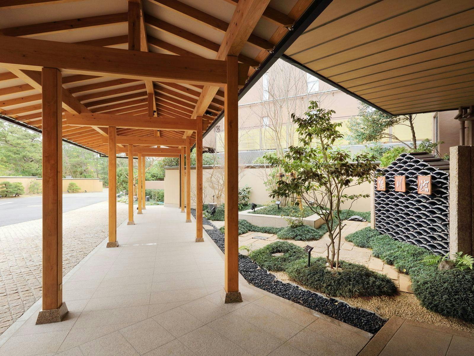 鴨川館