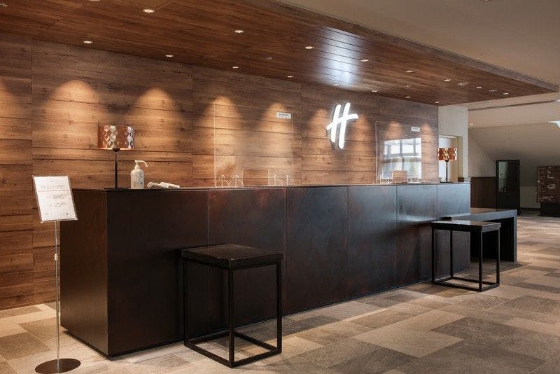 くろ よん ロイヤル ホテル