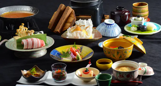 【四季の彩り会席 特別ご優待プラン】吟醸豚の酒蔵鍋付会席<夕朝食付>【広間食】