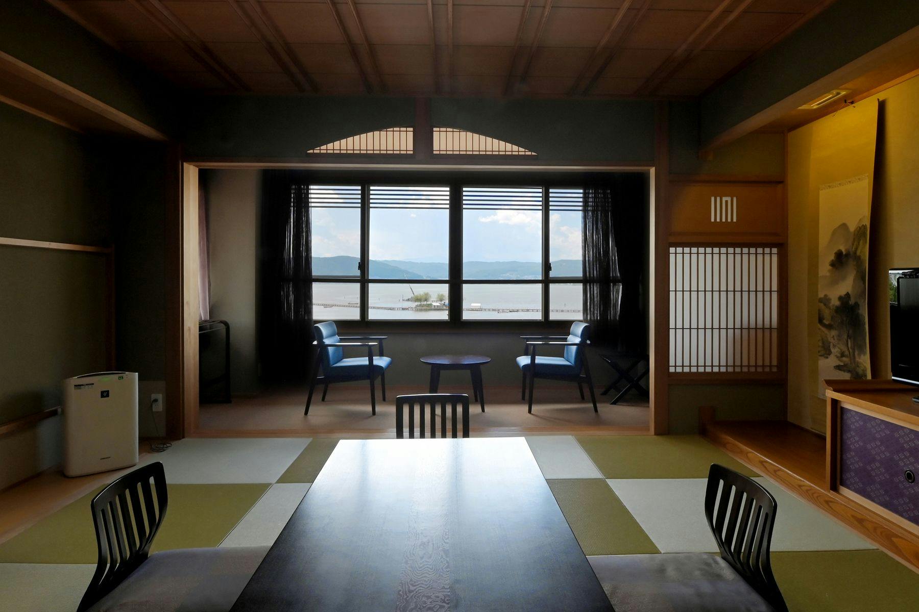 Kamar lantai tertinggi 5F sisi danau (10 tatami)