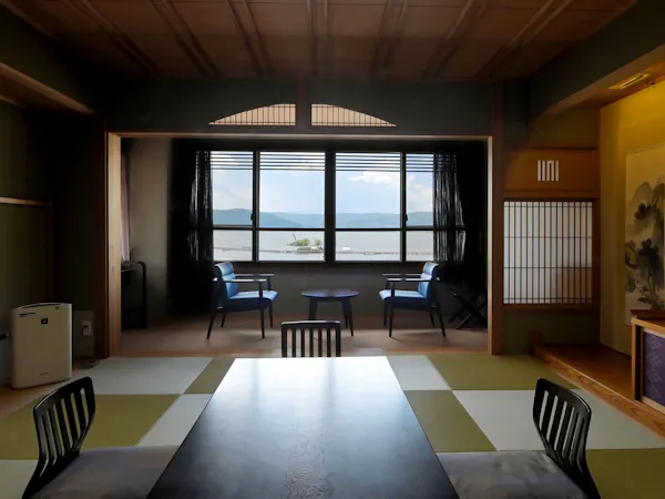 湖側本館最上階5Fのお部屋(10畳)
